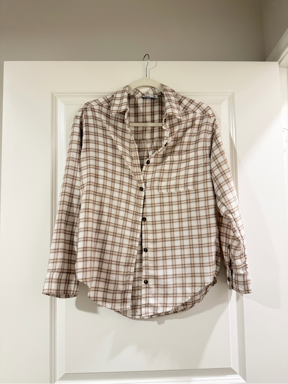 Hollister Cream & Brown Plaid Button-Down Shirt